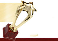 Piala dan Penghargaan Plastik Bintang Berujung Lima Dengan Dasar Kayu Merah