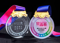 Medali Olahraga Kristal Kustom Siswa Pasir Peledakan Teks Dengan Pita Pencetakan Warna
