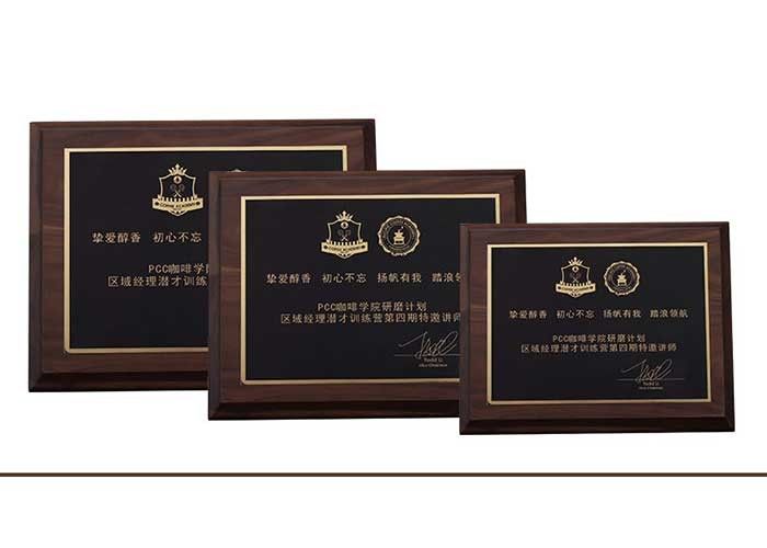 Personalised Solid Blank Wood Shield Plak Dengan Dekorasi Logam Kustom