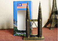 Souvenir Petir Wisata Menara Kembar Petronas Bentuk Berlapis Malaysia