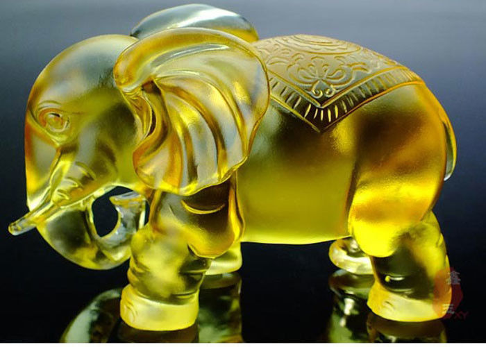 Amber Berwarna Glasir Dalam Ruangan Dekorasi Rumah Gajah Figurine Patung 135 * 80 * 115mm